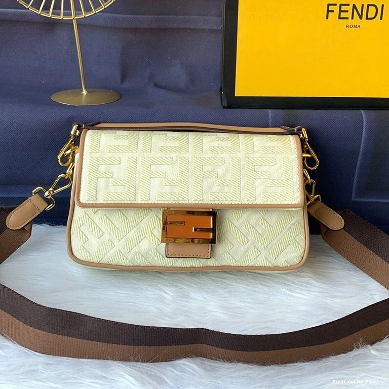 HOT Medium In FF Bag Apricot Fendi Baguette Motif Canvas 0708